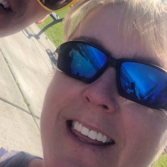 Meet your Posher, Karen - Picture 1 of 1